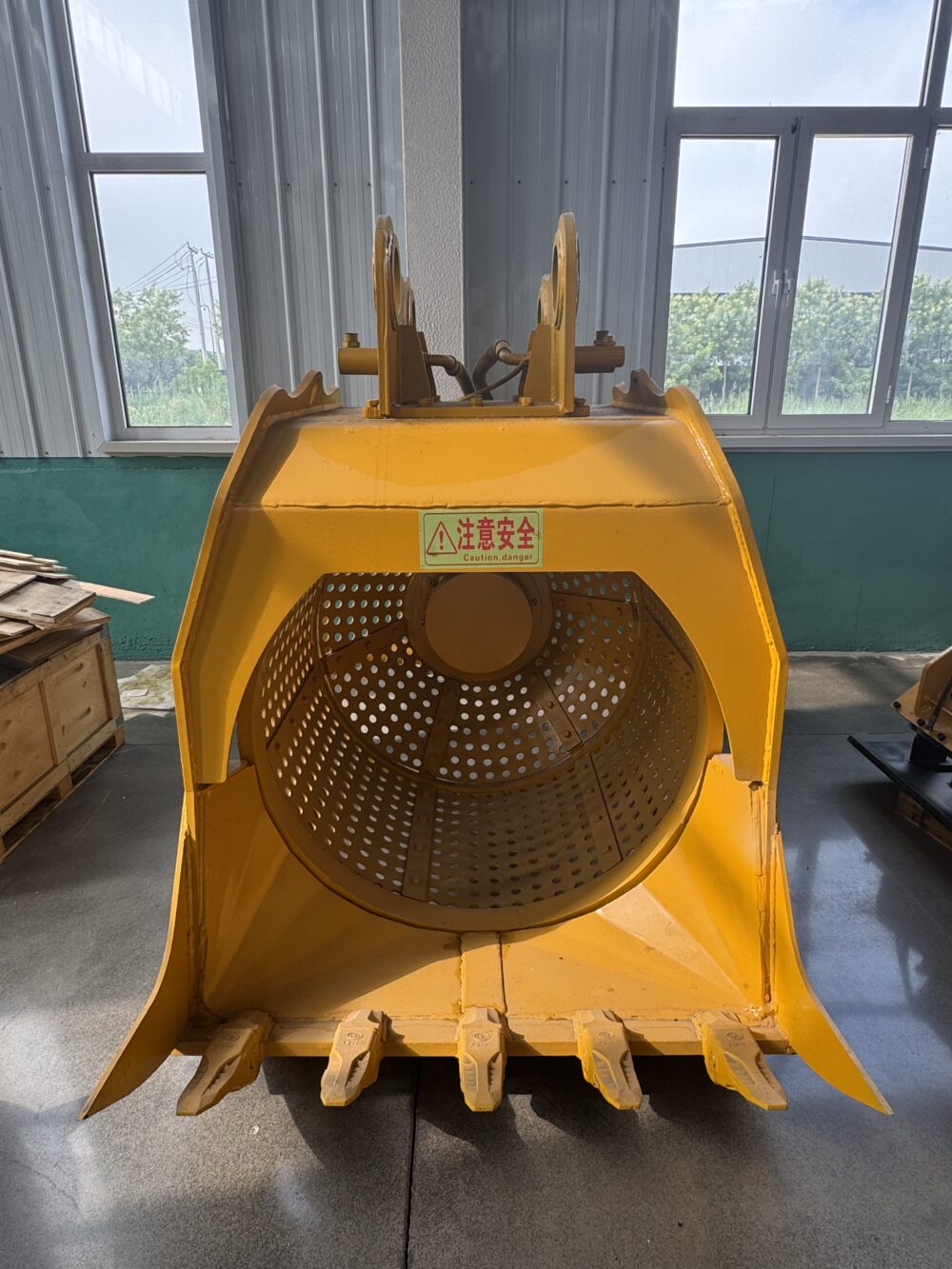 Large Excavator Attachments E-type crushing bucket