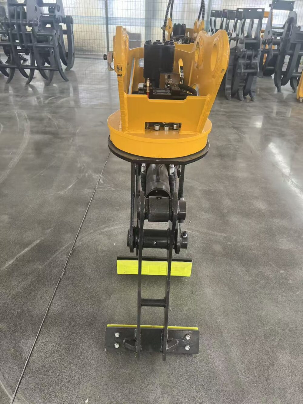Large Excavator Attachments Clamping stone tool