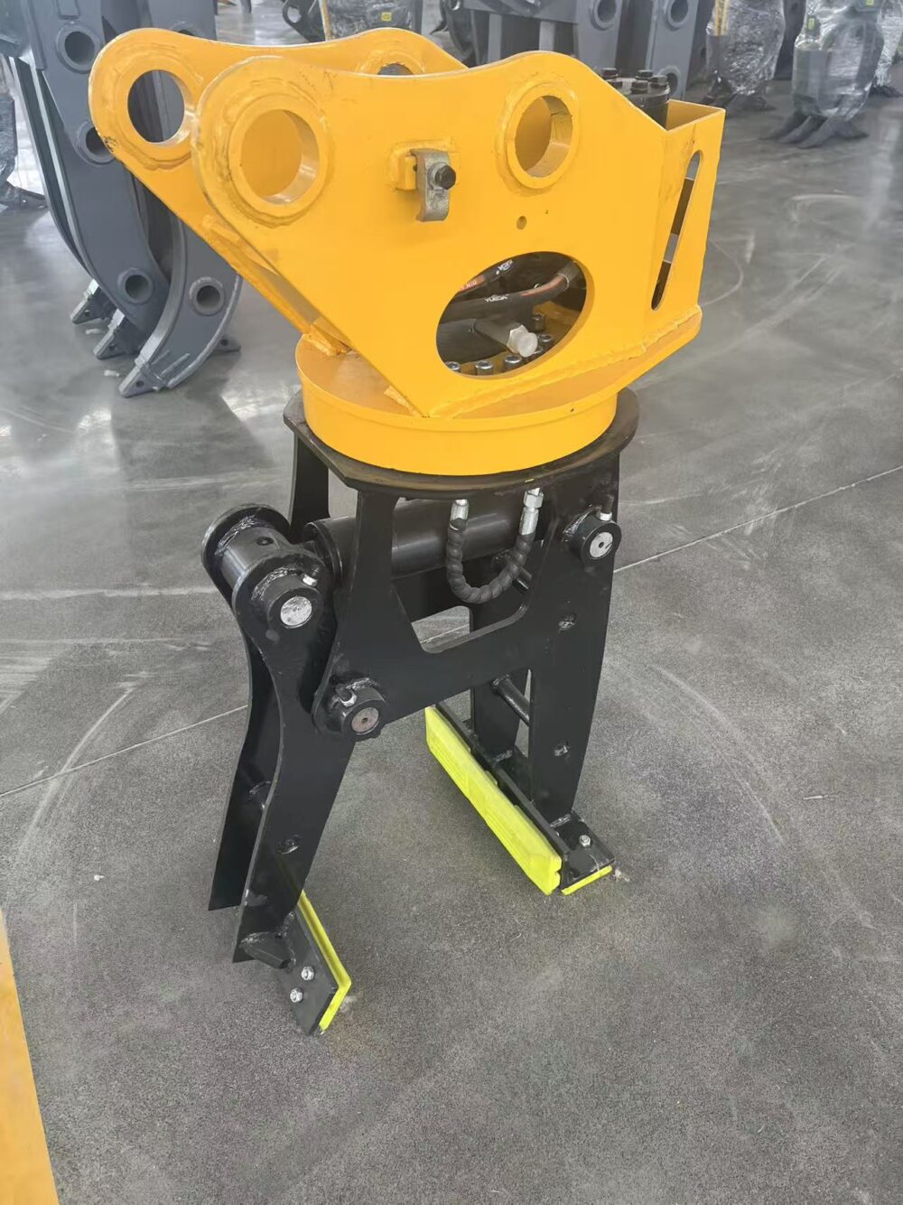 Large Excavator Attachments Clamping stone tool