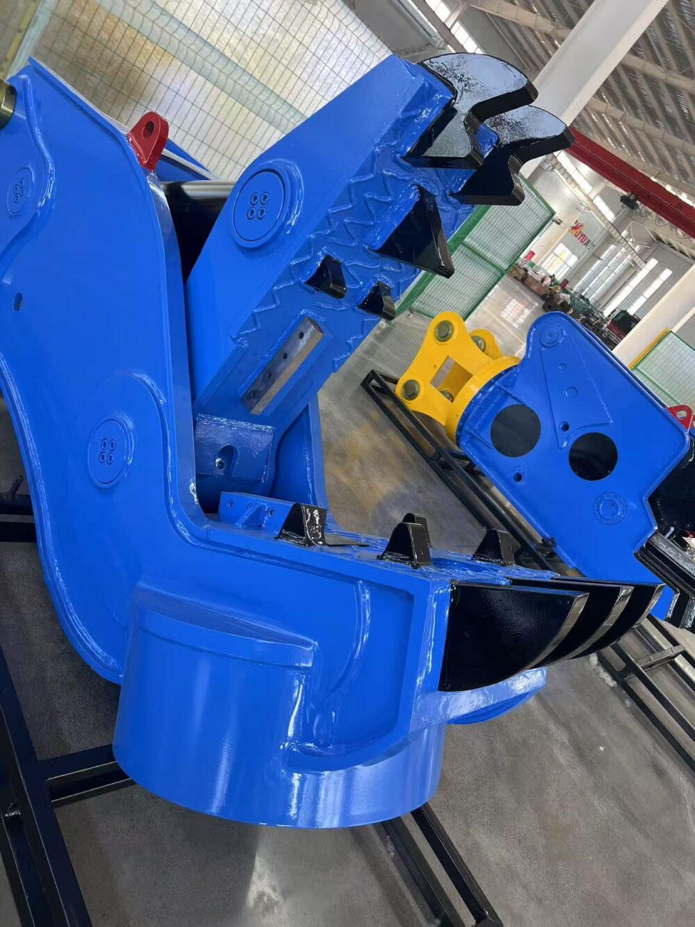 Large Excavator Attachments Suction cup crushing pliers