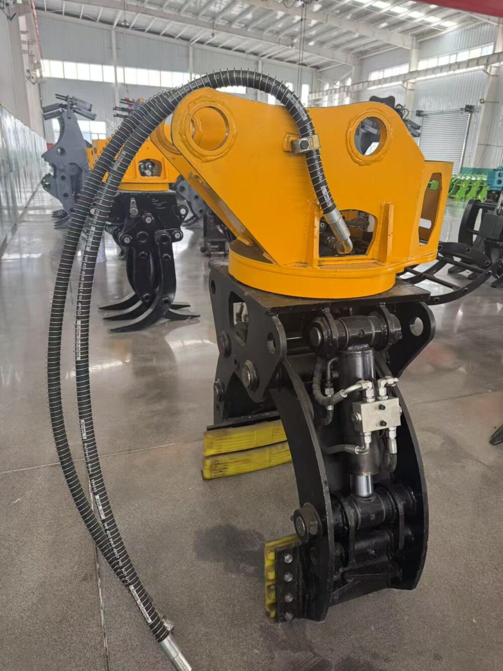 Large Excavator Attachments Clamping stone tool
