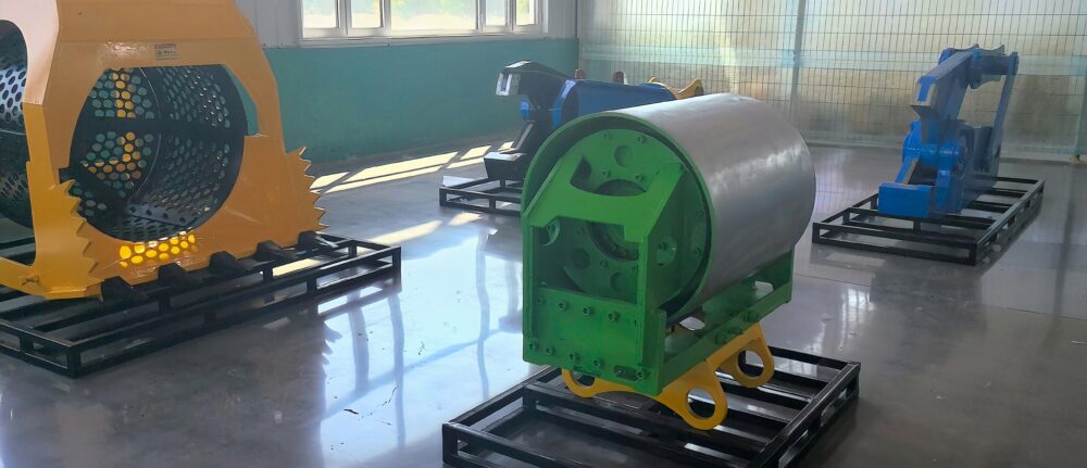 Large Excavator Attachments Drum compactor