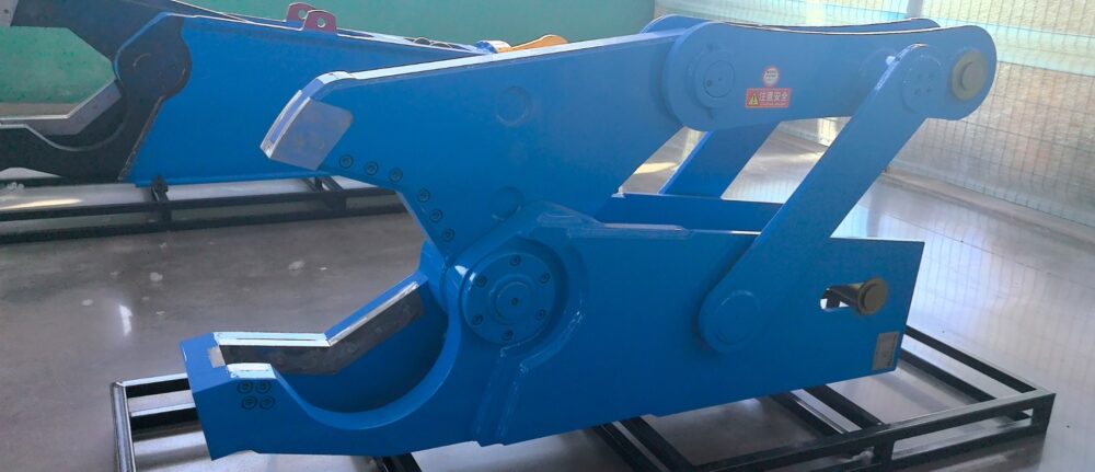 Large Excavator Attachments Mechanical cutting